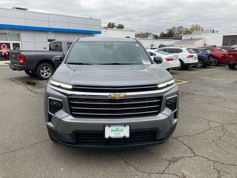 New 2026 Chevrolet Traverse LT w/ Driver Confidence Package FWD image 2
