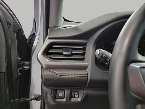 Used 2023 GMC Acadia AT4 image 10