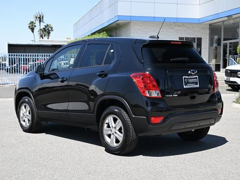 Used 2022 Chevrolet Trax LS w/ Tint and Cruise Package AWD/4WD image 6