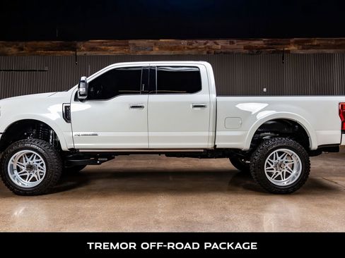 Used 2022 Ford F250 Platinum w/ Tremor Off-Road Package image 5