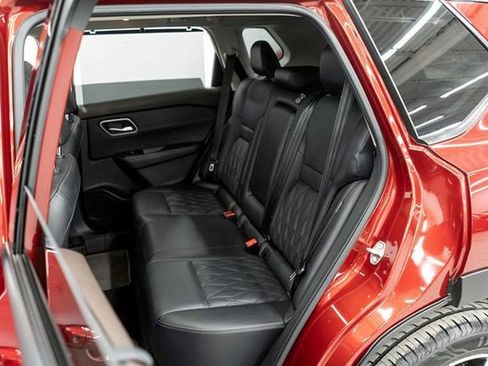 Used 2023 Nissan Rogue Platinum w/ Platinum Premium Package image 30