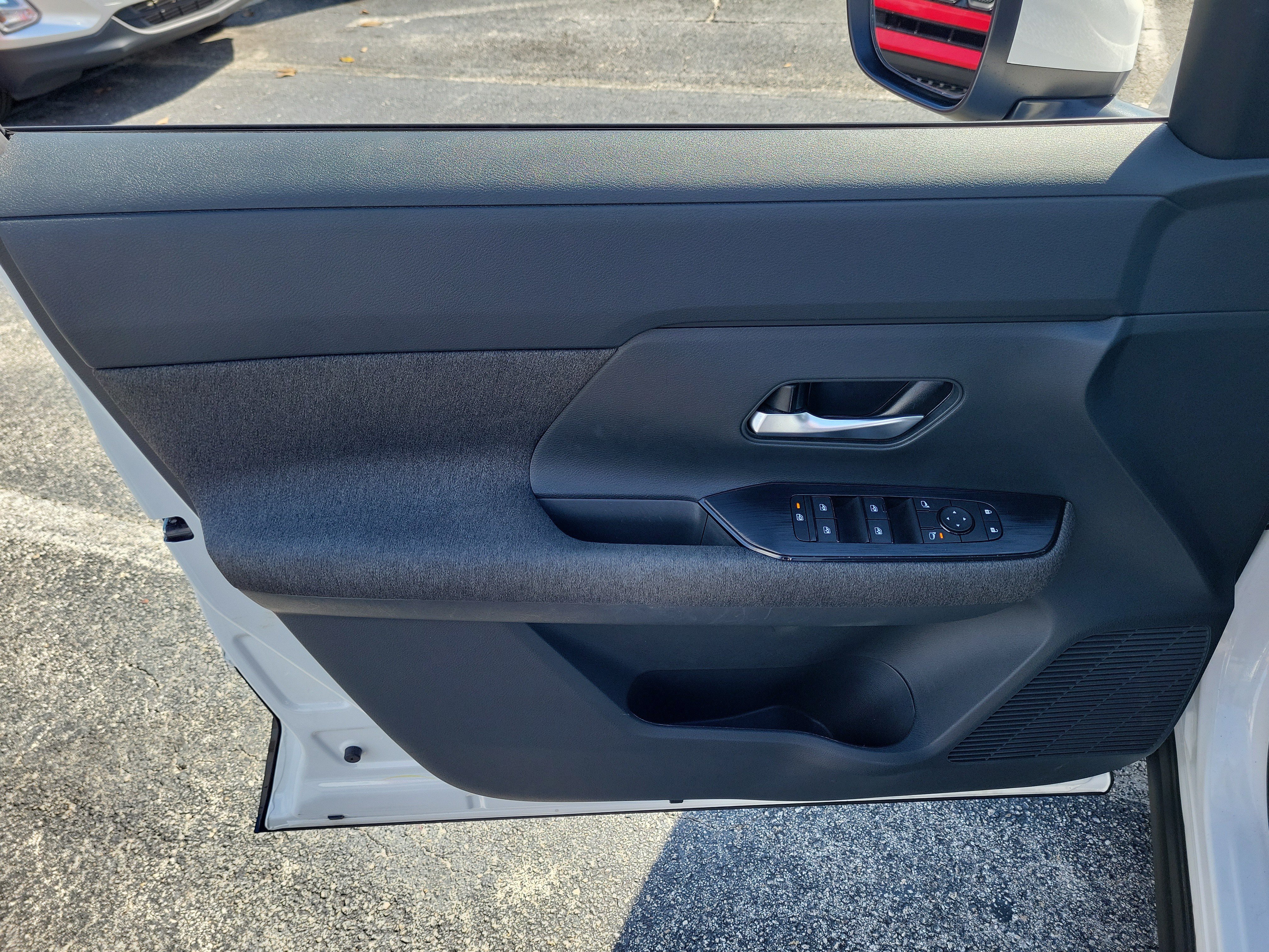Certified 2025 Nissan Kicks SV FWD image 9