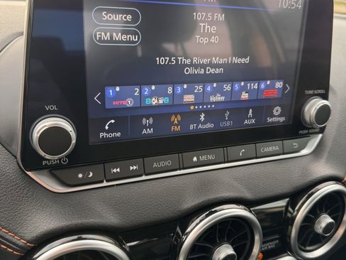 Used 2022 Nissan Sentra SR w/ SR Premium Package image 18