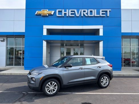Used 2021 Chevrolet TrailBlazer LS FWD image 1