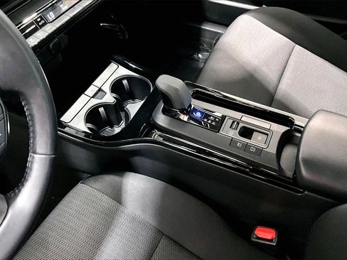 Used 2024 Toyota Prius LE image 17