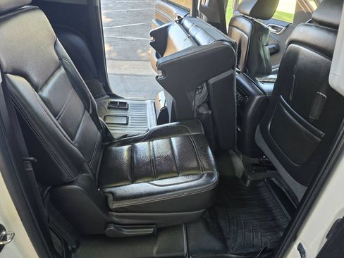 Used 2015 GMC Yukon XL Denali w/ Touring Package AWD/4WD image 37