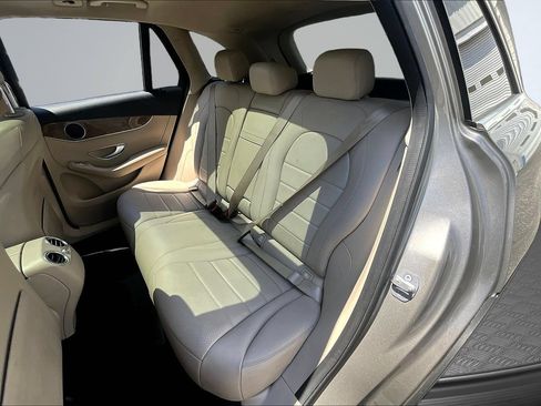 Used 2019 Mercedes-Benz GLC 300 4MATIC w/ Premium Package image 25