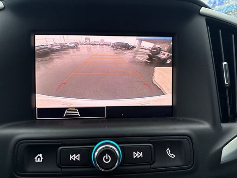 Used 2024 GMC Terrain SLE image 21