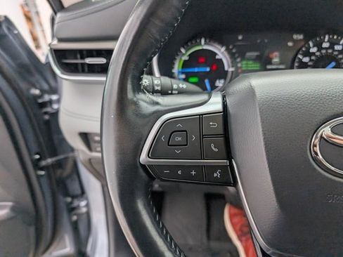 Used 2021 Toyota Highlander Limited image 12