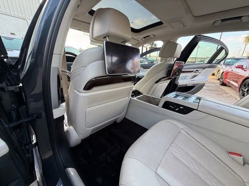 Used 2016 BMW 750i xDrive image 24