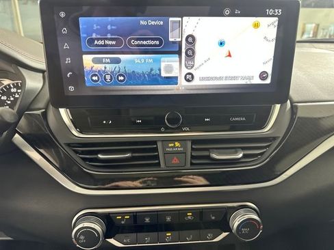 Used 2023 Nissan Altima 2.5 SR w/ SR Premium Package image 21