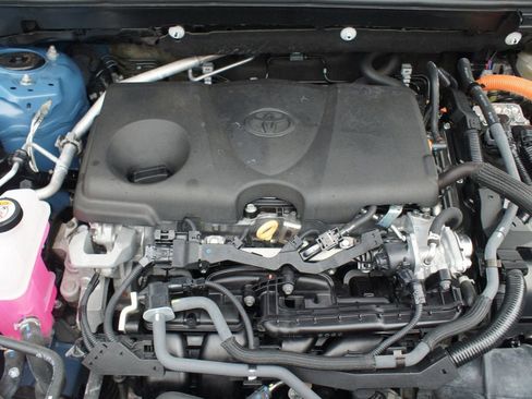 Used 2024 Toyota RAV4 SE AWD/4WD image 28