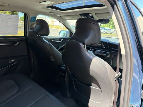 New 2026 Kia Niro EX FWD image 14