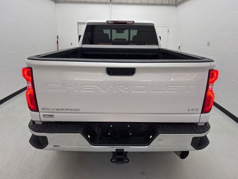 Used 2021 Chevrolet Silverado 2500 LTZ w/ LTZ Convenience Package image 5