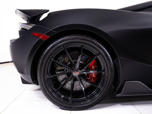 Used 2019 McLaren 720S Performance RWD image 18