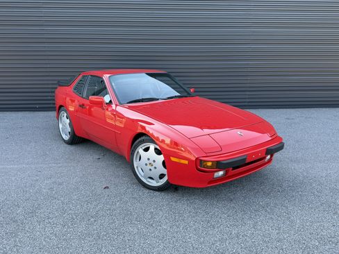 Used 1989 Porsche 944 Coupe image 7