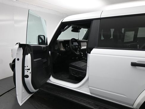 New 2026 Ford Bronco Outer Banks image 8