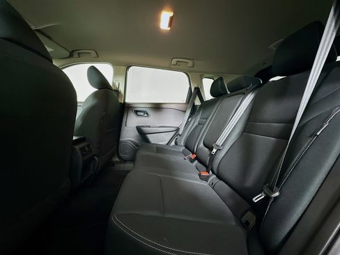 Used 2023 Nissan Rogue S image 27