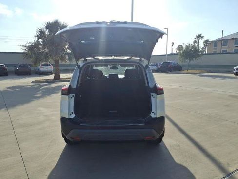 Certified 2023 Nissan Rogue SV FWD image 20