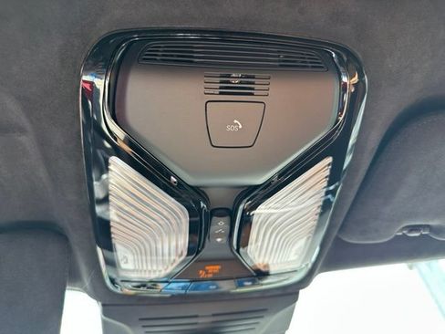 New 2026 BMW X7 xDrive40i w/ M Sport Package AWD/4WD image 21