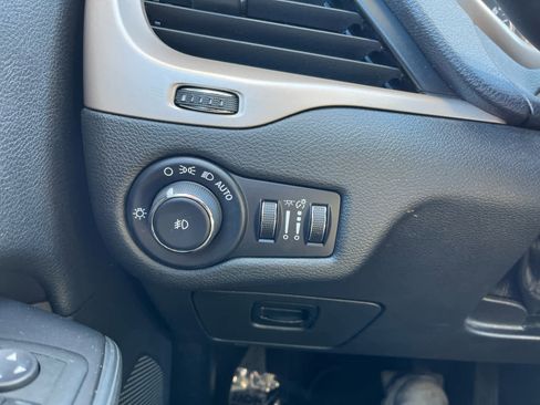 Used 2015 Jeep Cherokee Limited w/ Trailer Tow Group image 12