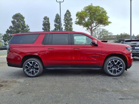 New 2026 Chevrolet Suburban RST w/ Comfort Package image 3