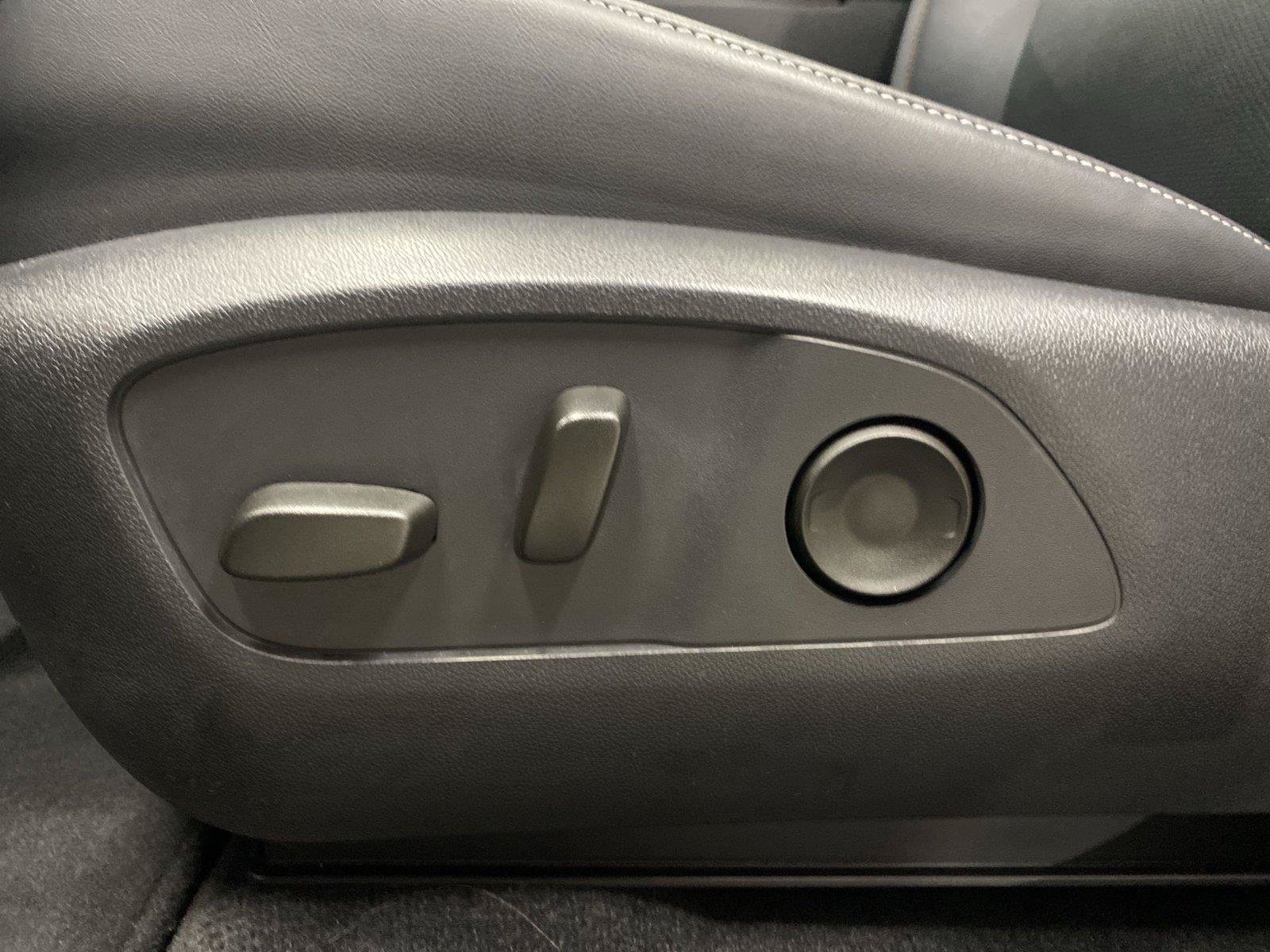 Used 2026 MINI Cooper 2-Door Hardtop FWD image 18