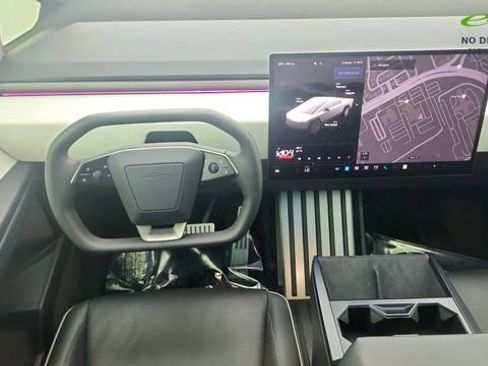 Used 2024 Tesla Cybertruck AWD Crew Cab image 34