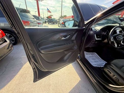 Used 2023 GMC Terrain SLT FWD image 19