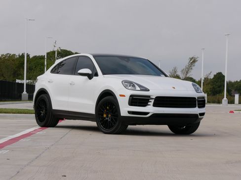 Used 2021 Porsche Cayenne Coupe AWD/4WD image 2