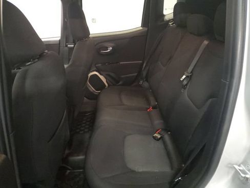 Used 2016 Jeep Renegade Latitude AWD/4WD image 26