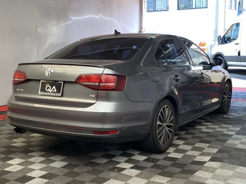 Used 2016 Volkswagen Jetta Sport FWD image 6