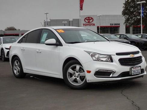 Used 2015 Chevrolet Cruze LT w/ Technology Package image 6
