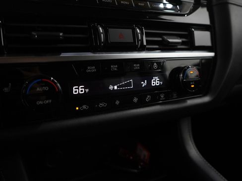 Used 2023 Nissan Pathfinder SL w/ SL Premium Package image 20