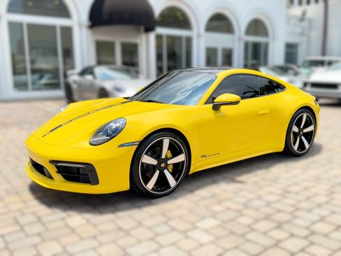 Used 2022 Porsche 911 Carrera RWD image 1