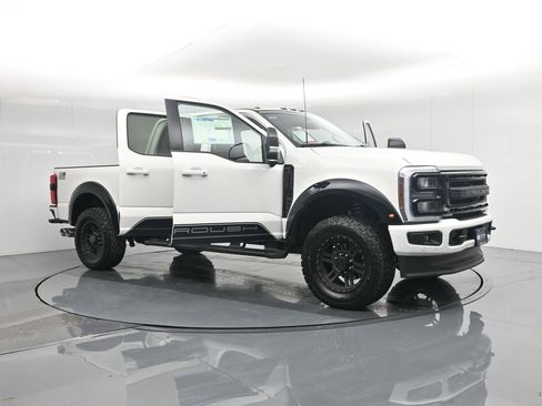 New 2026 Ford F250 Lariat w/ Black Appearance Package image 37