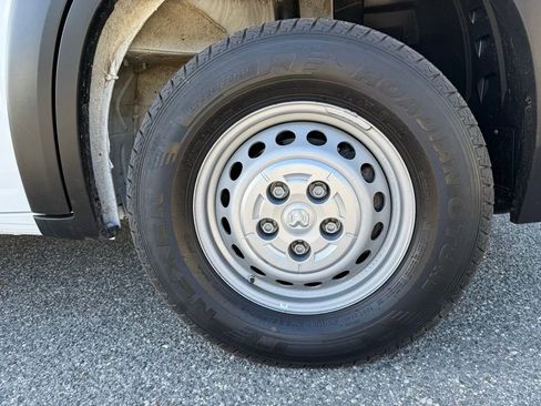 Used 2024 RAM ProMaster 2500 w/ Convenience Group image 7