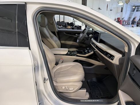 Used 2021 Lincoln Nautilus Reserve image 14