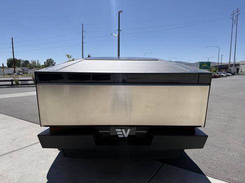Used 2024 Tesla Cybertruck AWD Crew Cab image 7