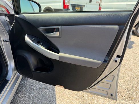 Used 2013 Toyota Prius Two image 19