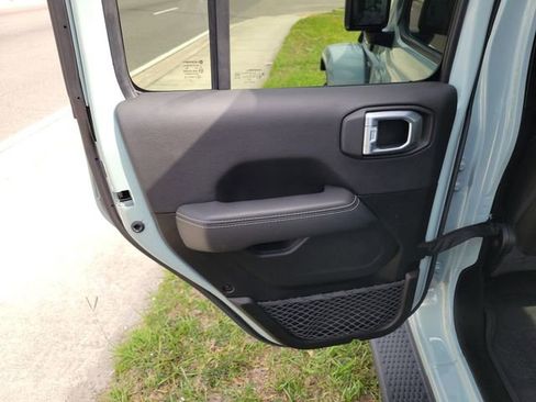 Used 2023 Jeep Wrangler Unlimited Sahara AWD/4WD image 29