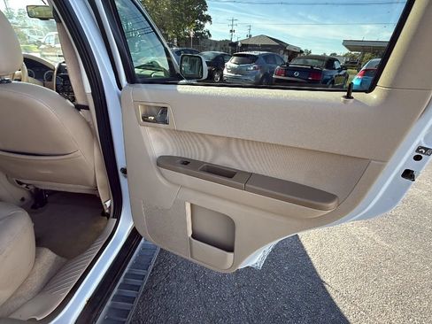 Used 2008 Ford Escape Limited AWD/4WD image 14