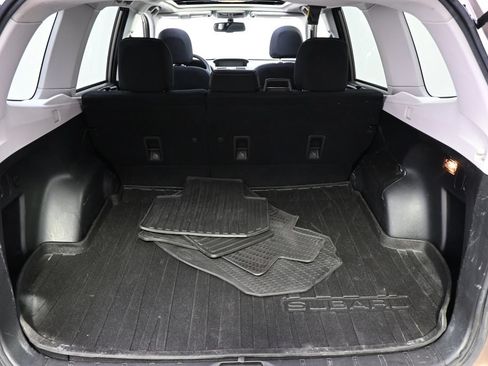 Used 2015 Subaru Forester 2.5i Premium w/ All-Weather Package AWD/4WD image 18