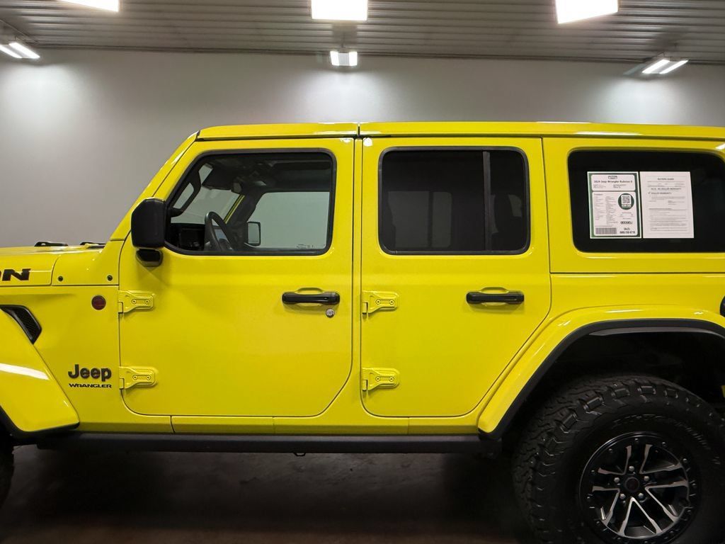 Used 2024 Jeep Wrangler Unlimited Rubicon AWD/4WD image 37