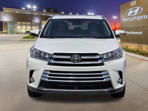 Used 2018 Toyota Highlander Limited FWD image 5