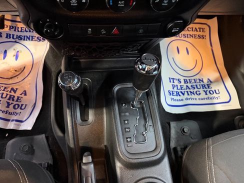 Used 2018 Jeep Wrangler Unlimited Sahara w/ Connectivity Group image 21