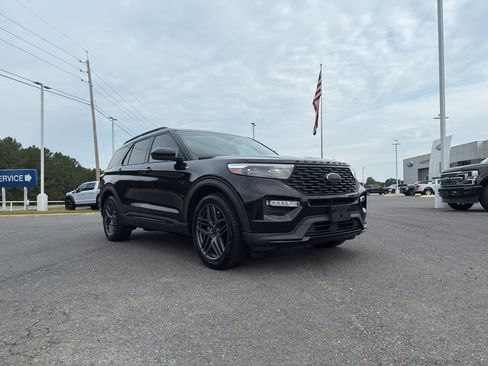 Used 2023 Ford Explorer ST-Line w/ Class IV Trailer Tow Package image 10