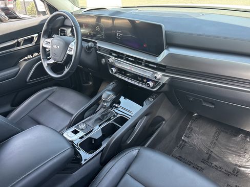 Used 2025 Kia Telluride S FWD image 10