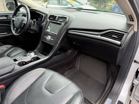 Used 2017 Ford Fusion Titanium AWD/4WD image 20
