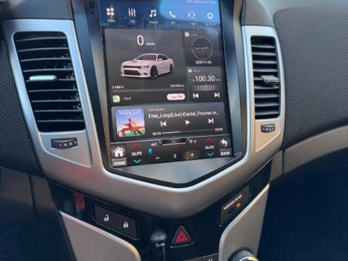 Used 2013 Chevrolet Cruze LT image 14